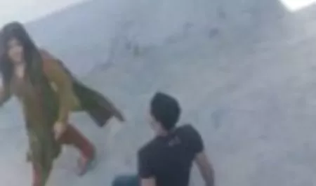 دختر بدن برهنه جوان خود را بسیار دوست کیردرداخل کس دارد