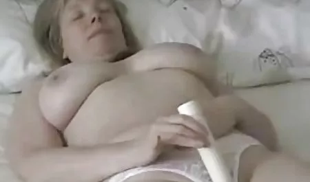 او دختر را به عكس كون سكسي هم گره زد و در حالی که قدرت او بود از او استفاده کرد