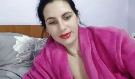 ققنوس راد سکس کوس گوشاد از این فاک لذت می برد