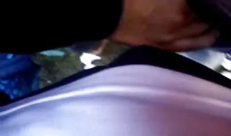 لوریا تصاویرسکسی کون زرق و برق دار لعنتی گربه خود را با یک فالوس بنفش لعنتی